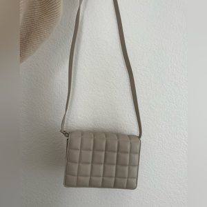 H&M Taupe Crossbody Quilted bag